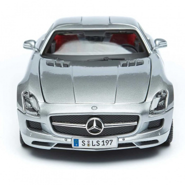 31389 Машинка die-cast Mercedes-Benz SLS AMG, 1:18, серебристая, открывающиеся двери