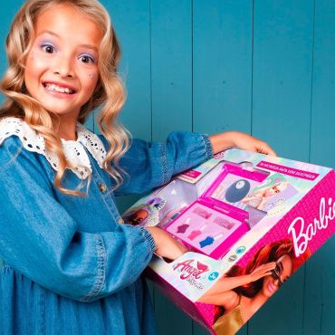 Barbie 09/01 Детская декоративная косметика Angel Like Me "BARBIE". Набор "Сундучок".
