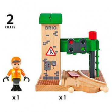 33674 BRIO Игровой набор Сигнальная станция с мех. переключением светофоров, 2 эл.