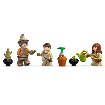 76445 Конструктор Гарри Поттер "Замок Хогвартс: Класс Гербологии"