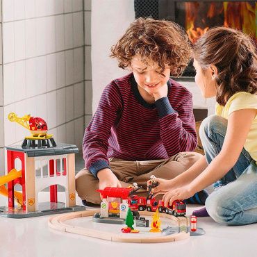 33815 BRIO Игровой набор железная дорога "Пожарная станция", свет, звук 18 эл.
