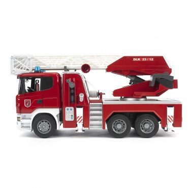 03590 Игрушка из пластмассы Bruder "Пожарная машина Scania с выдвижной лестницей и помпой" св/зв
